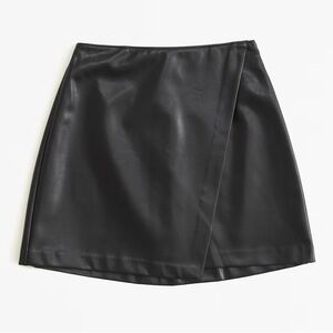 NWT Abercrombie Scarlett Vegan Leather Wrap Skort